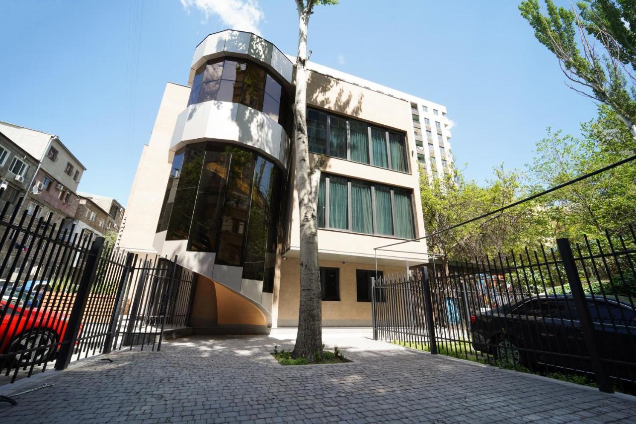 B&M Hotel Yerevan Exterior foto
